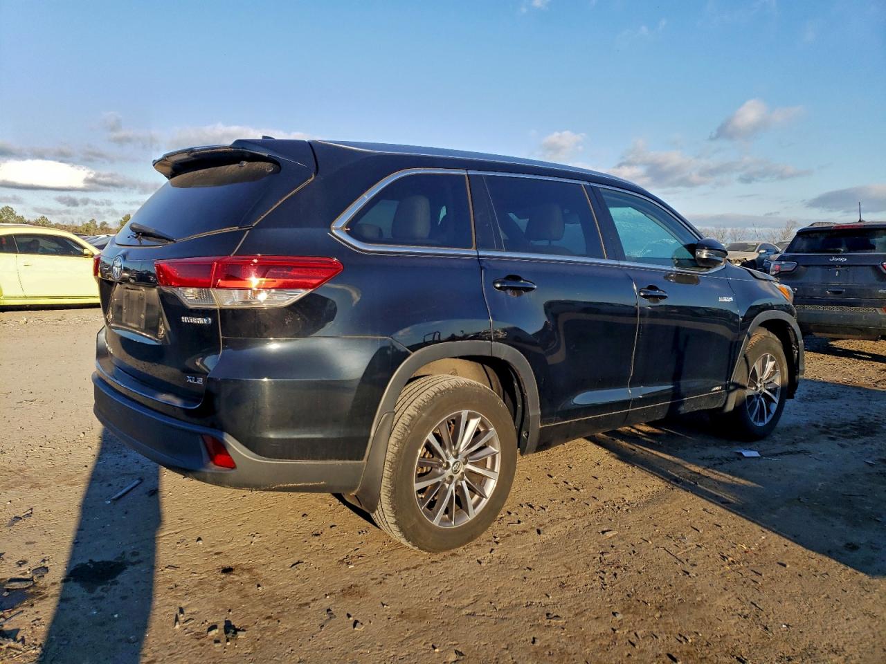 Toyota Highlander Hybrid Image 13