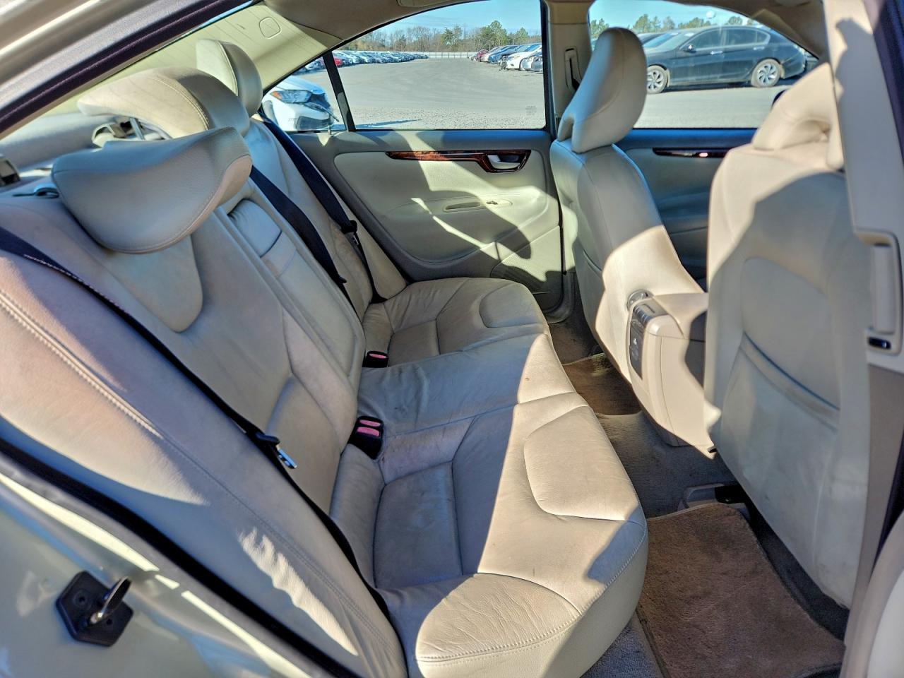 Volvo S60 2.5t Image 8