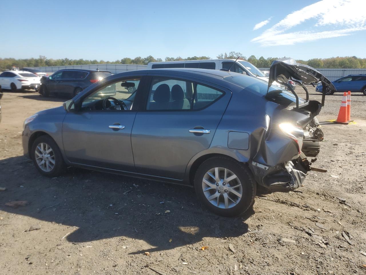 Nissan Versa S Image 2