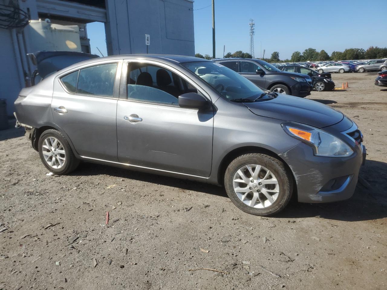 Nissan Versa S Image 3