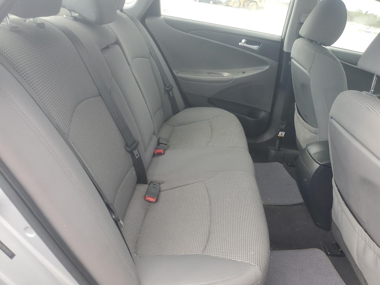 Hyundai SONATA Gls Image 10