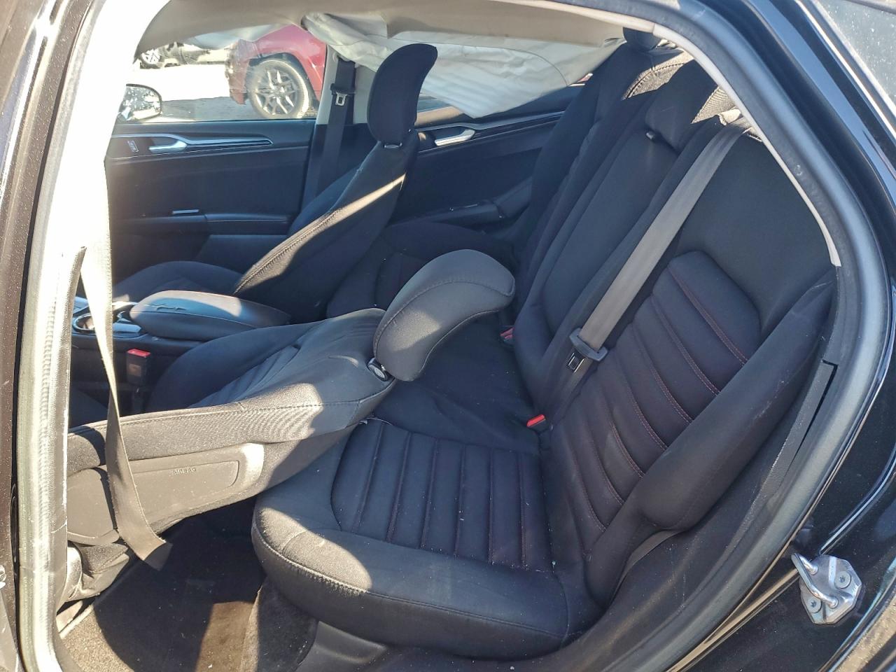 Ford Fusion Se Image 4