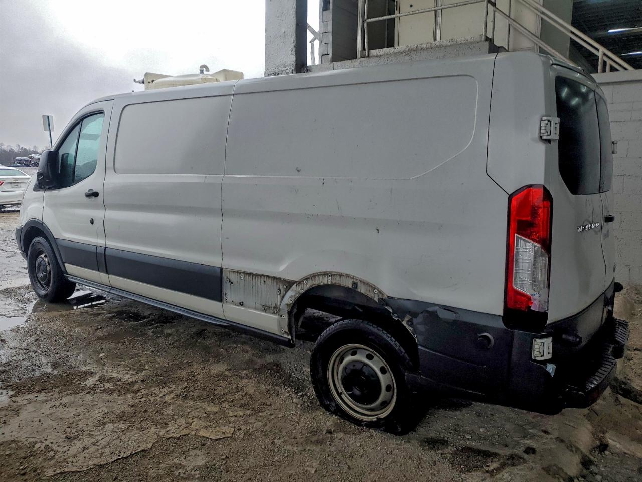 Ford Transit T-150 Image 10
