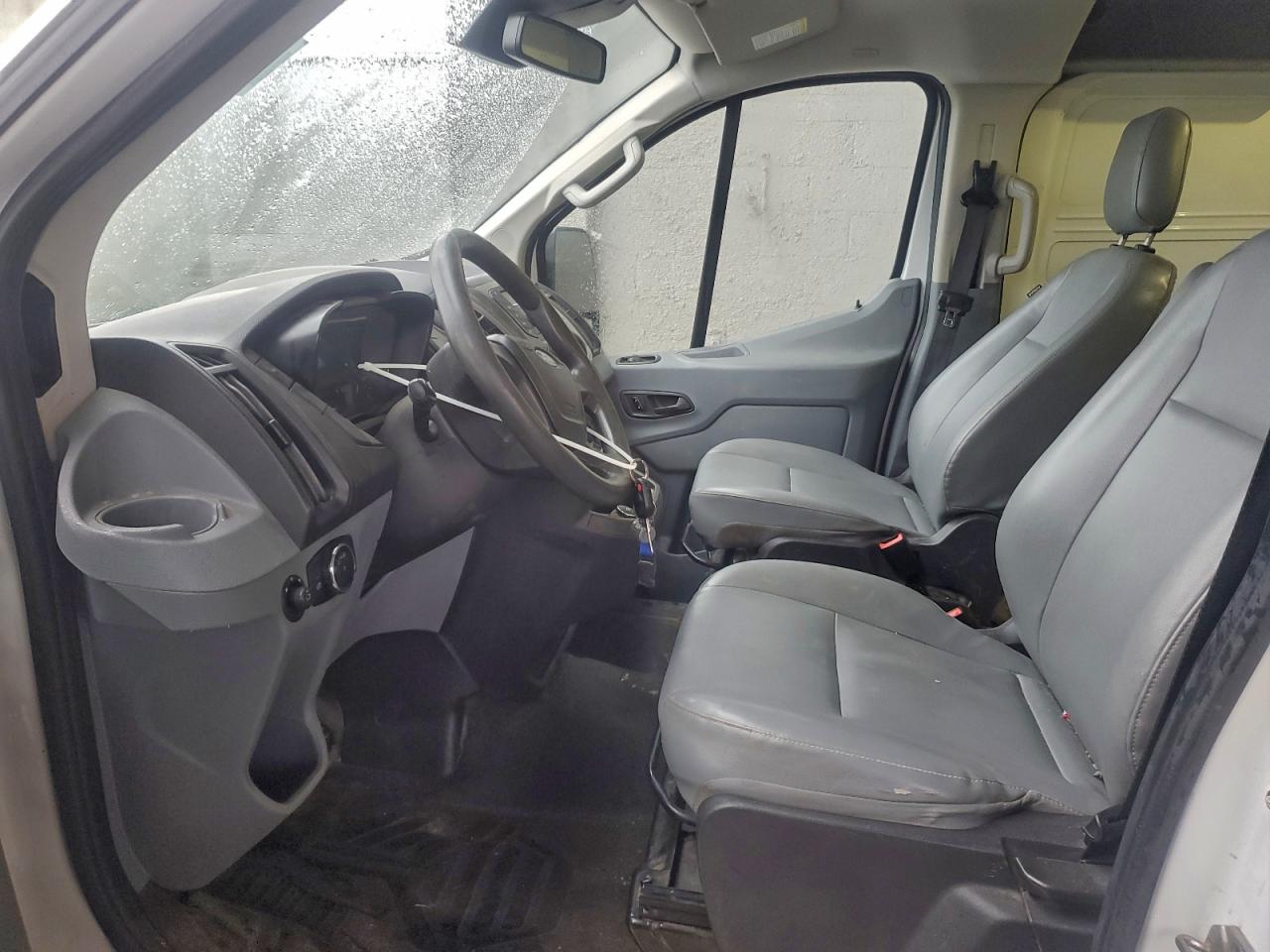 Ford Transit T-150 Image 11