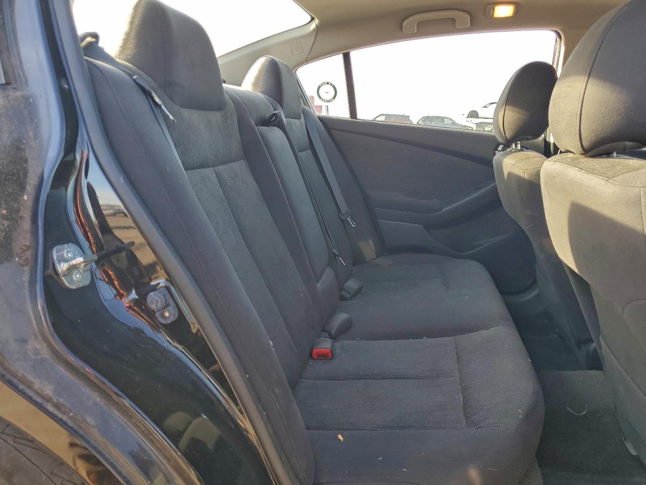 Nissan Altima Base Image 10