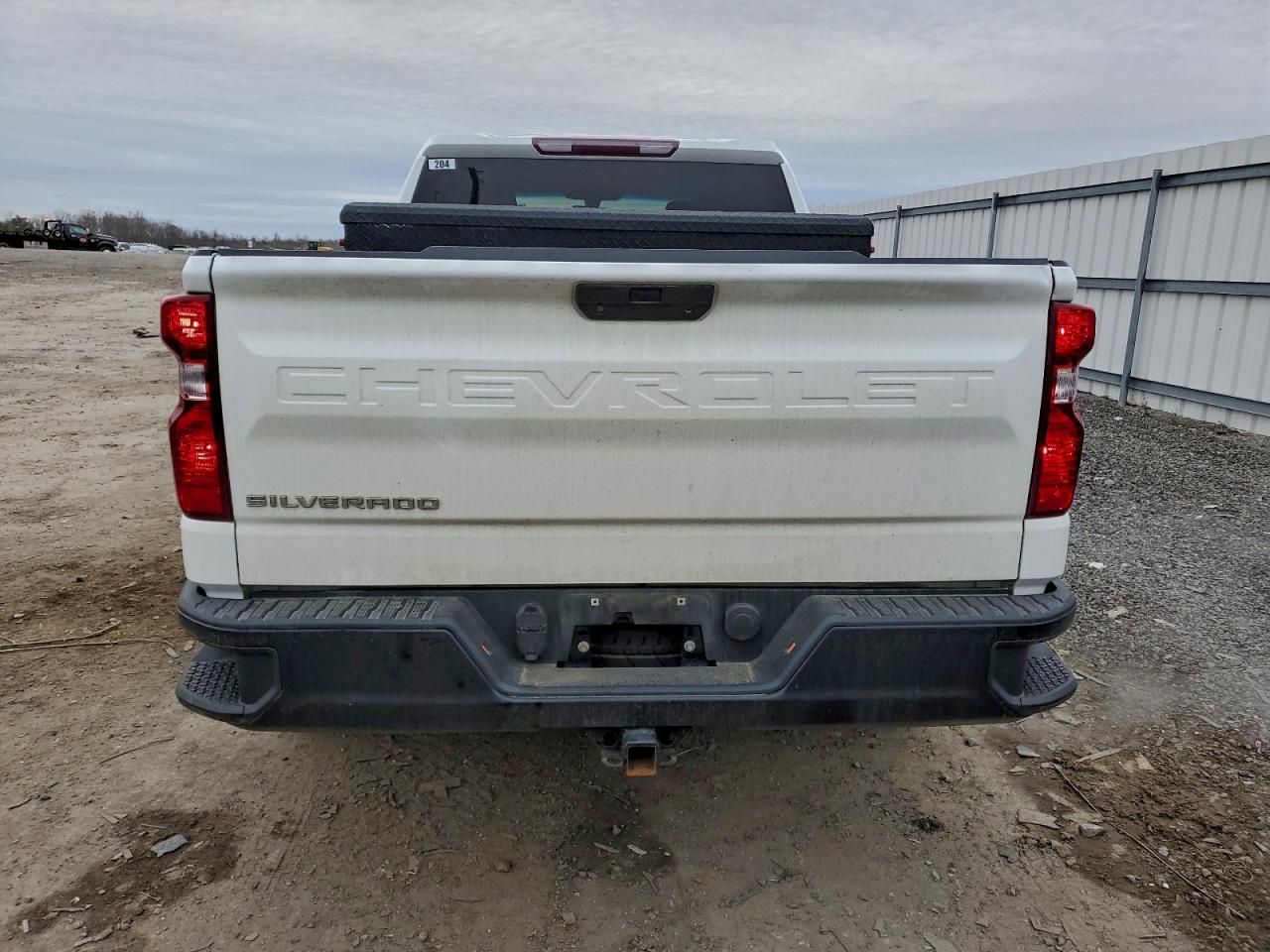 Chevrolet Silverado C1500 Image 7