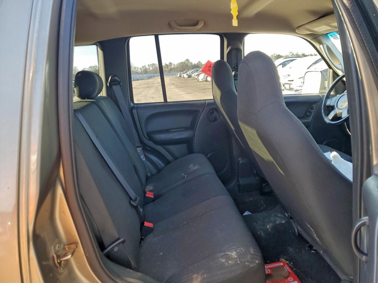 Jeep Liberty Sport Image 8