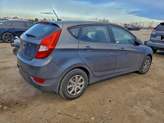 Hyundai ACCENT Gls Image 2