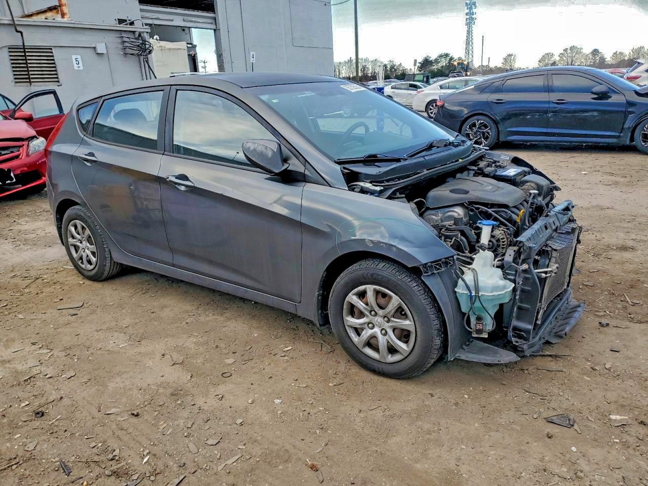 Hyundai ACCENT Gls Image 4