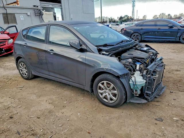 Hyundai ACCENT Gls Image 4