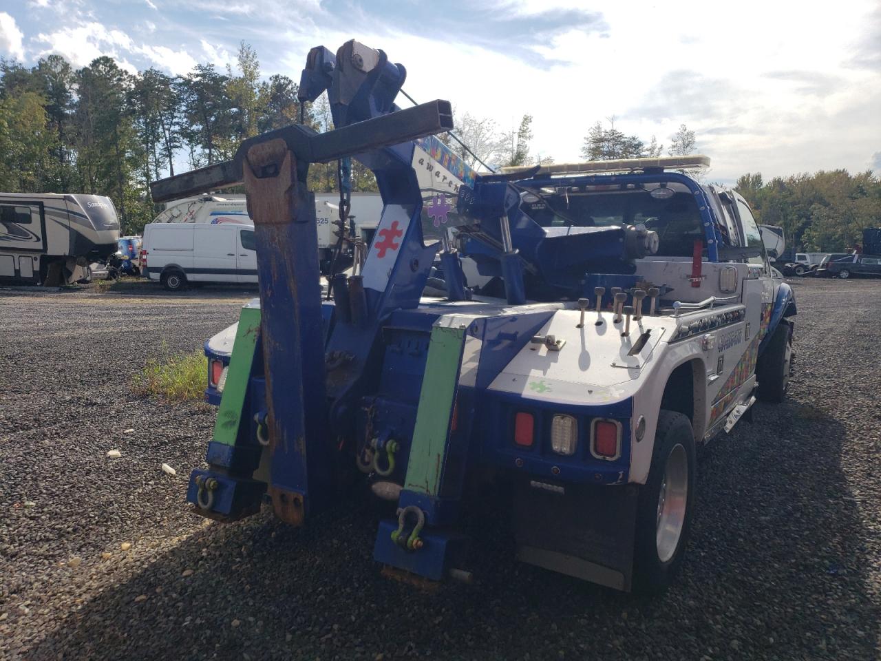 Ford F-550 Super Duty Image 2