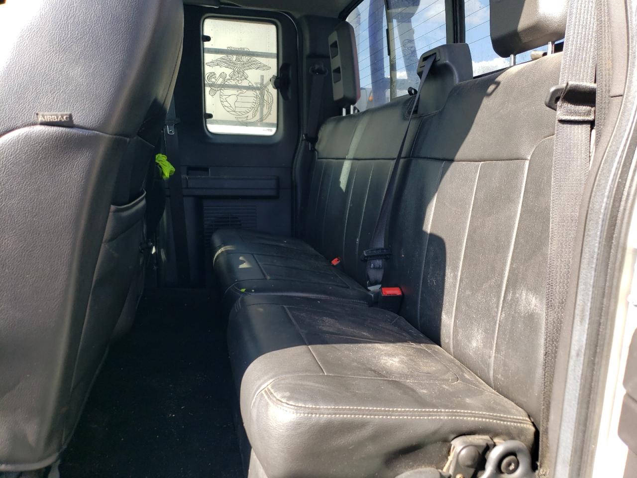 Ford F-550 Super Duty Image 11