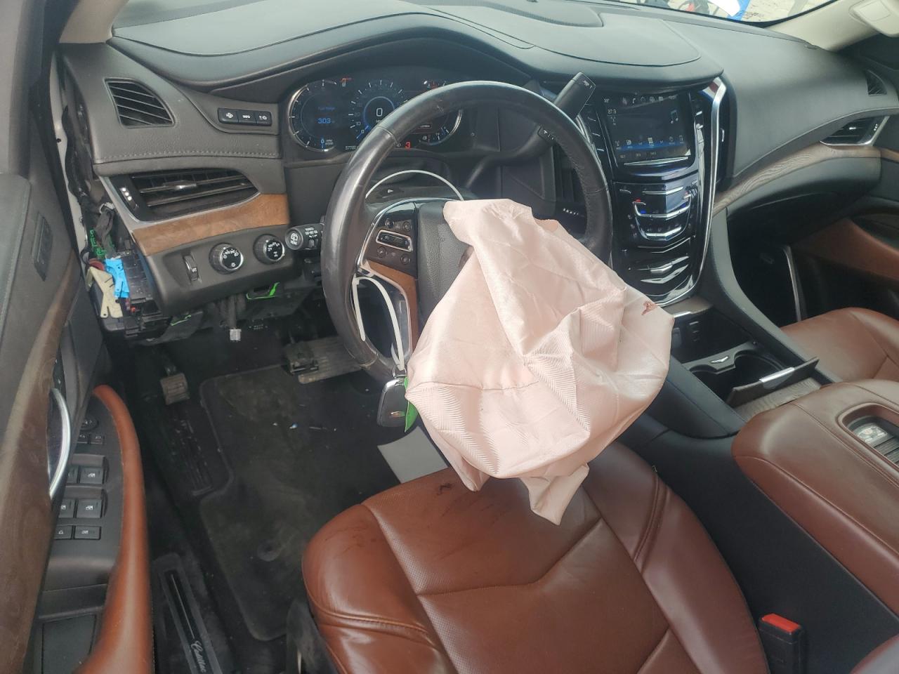 Cadillac Escalade Luxury Image 7