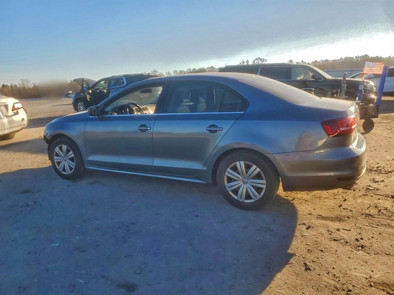 Volkswagen Jetta S Image 5