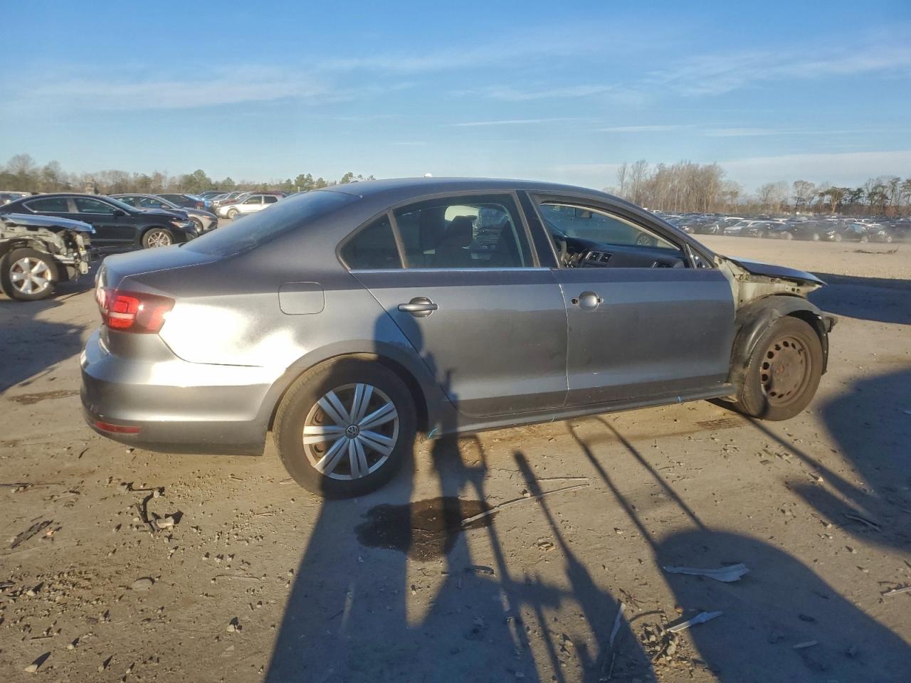 Volkswagen Jetta S Image 2