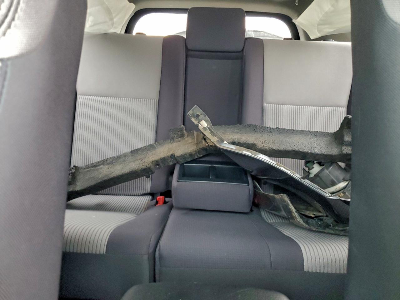 Toyota RAV4 Xle Image 11