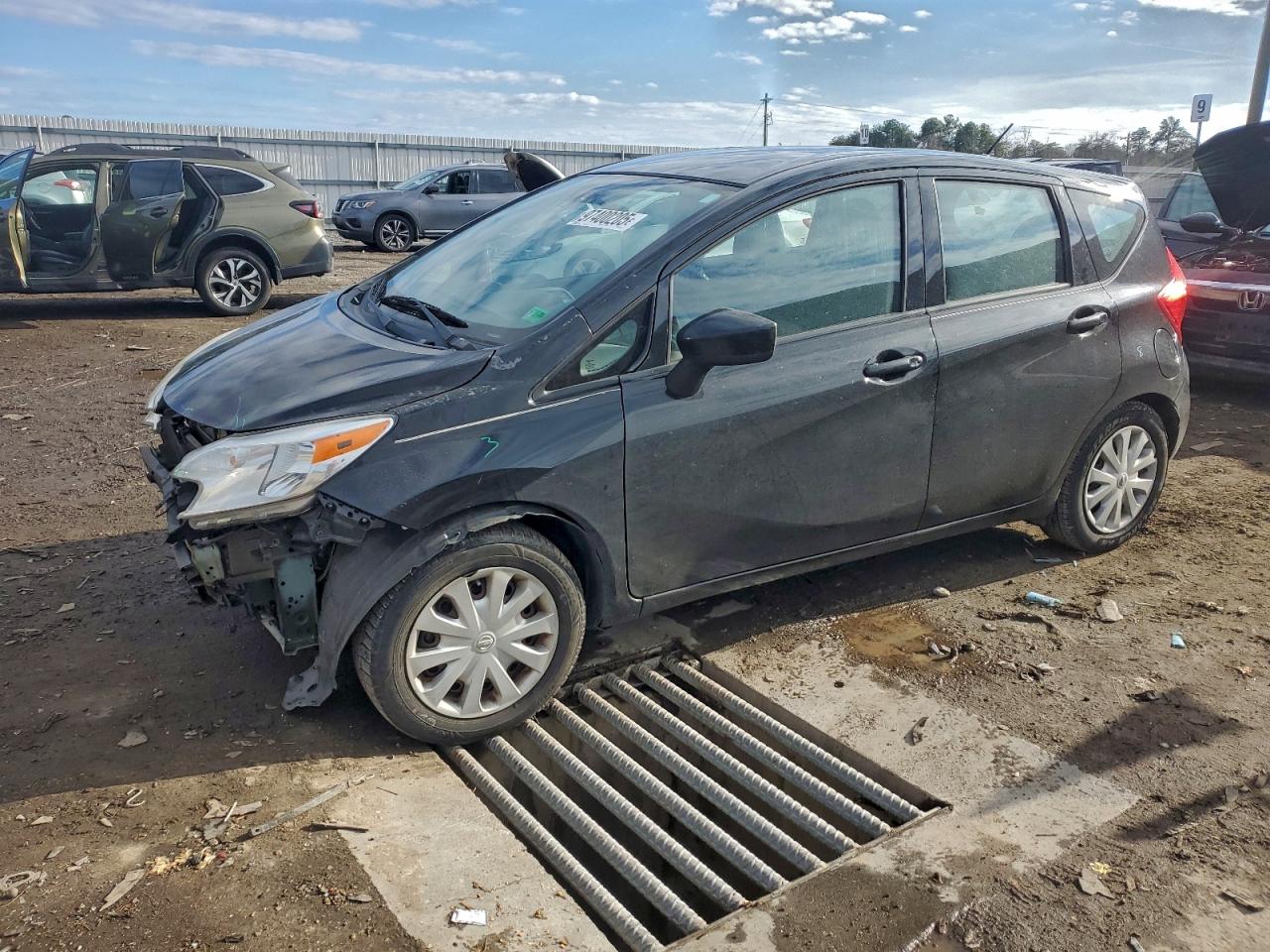 Nissan Versa S Image 1