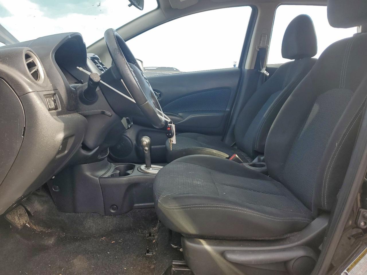 Nissan Versa S Image 9