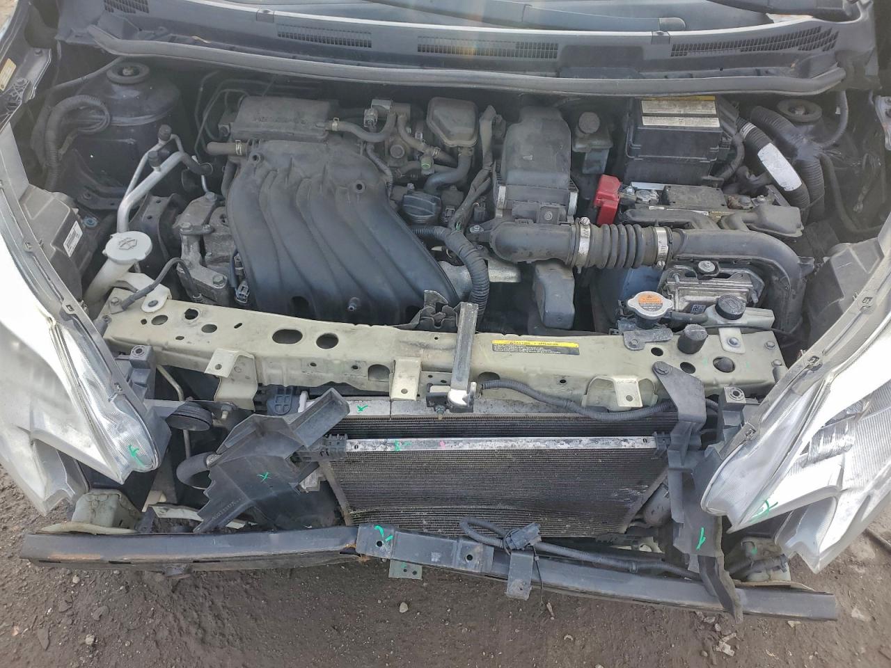 Nissan Versa S Image 10