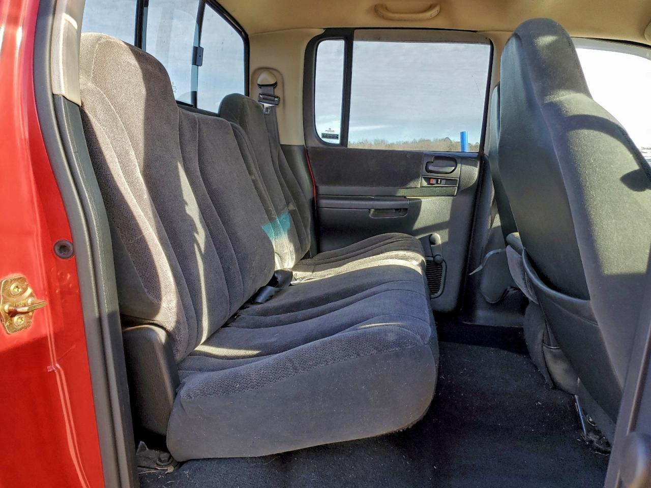 Dodge Dakota Quad Image 6