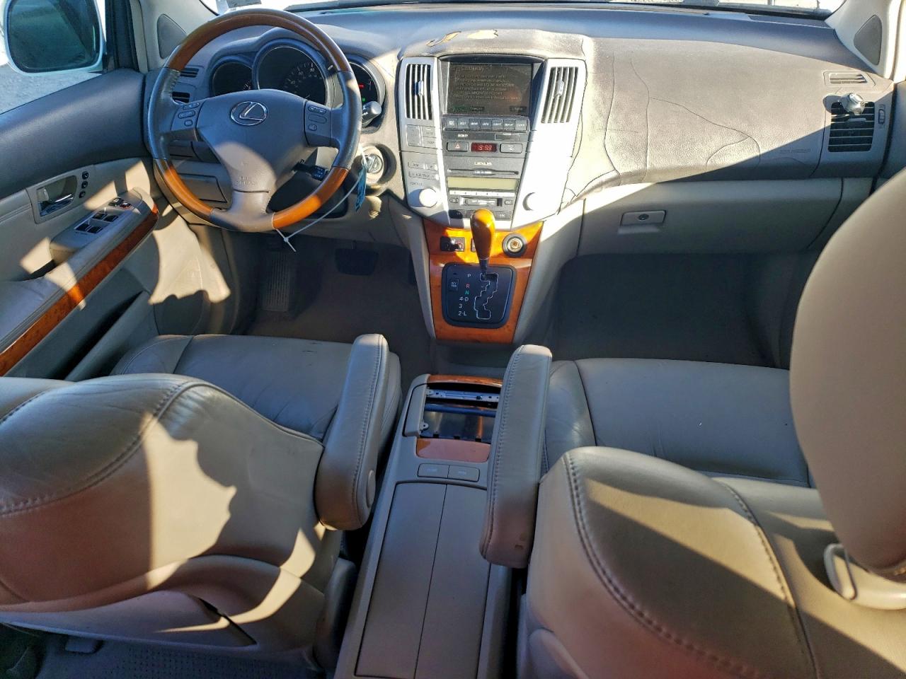 Lexus RX 330 Image 6