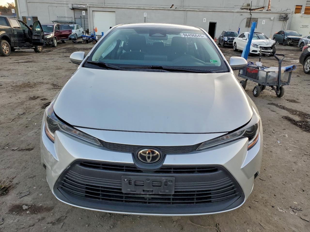 Toyota Corolla Le Image 4