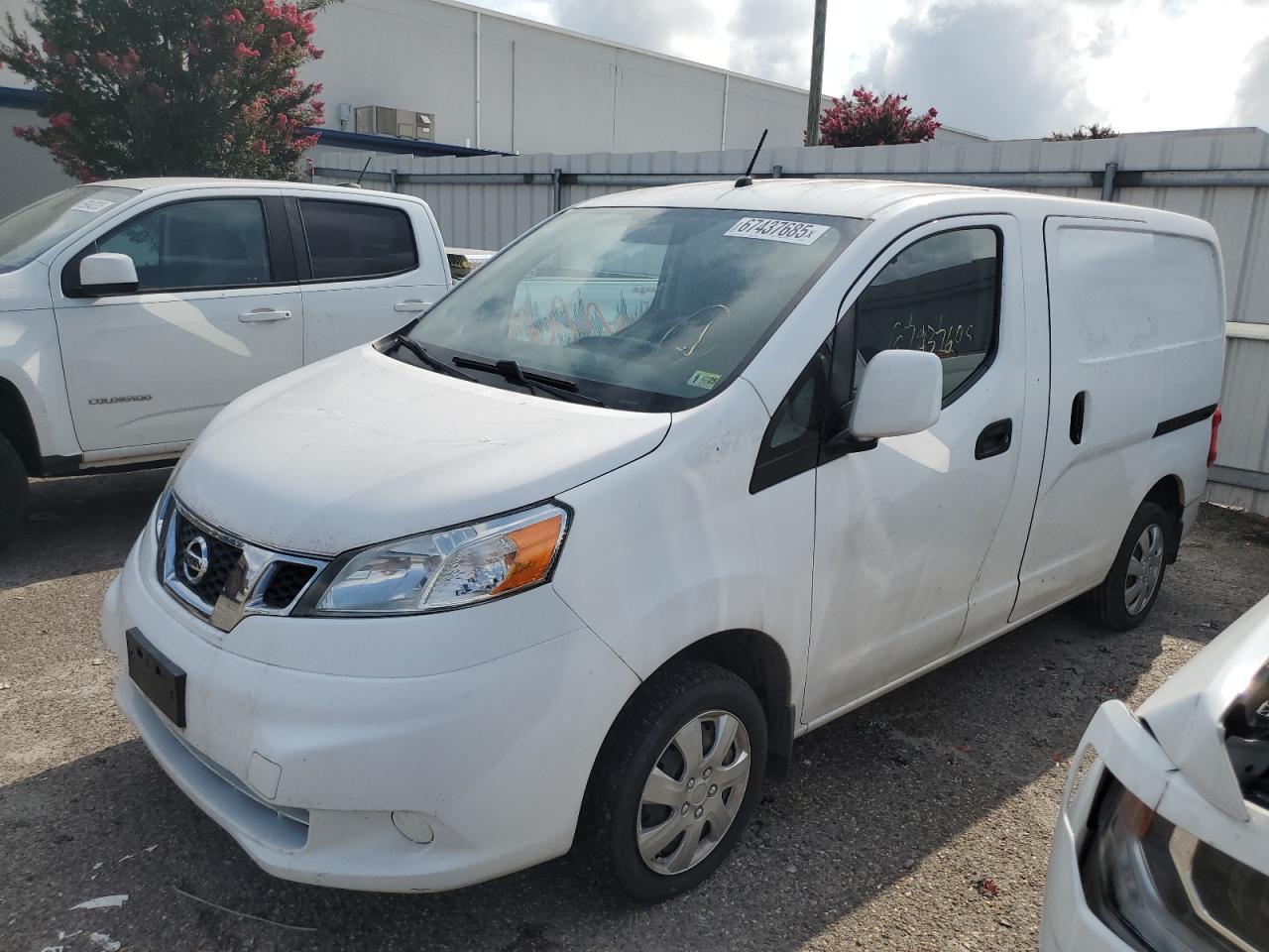 Nissan Nv 2.5s Image 1
