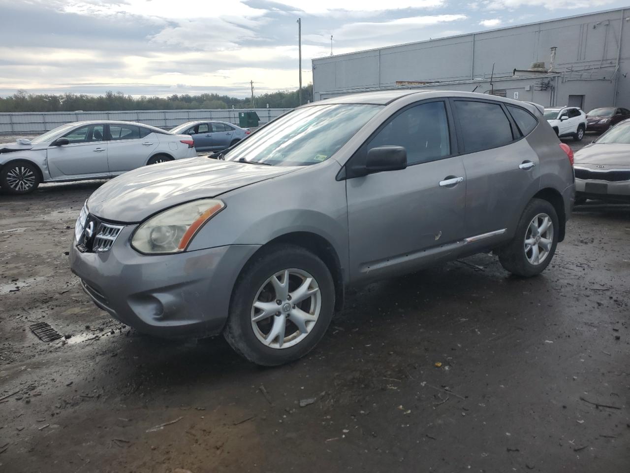 Nissan Rogue S Image 1