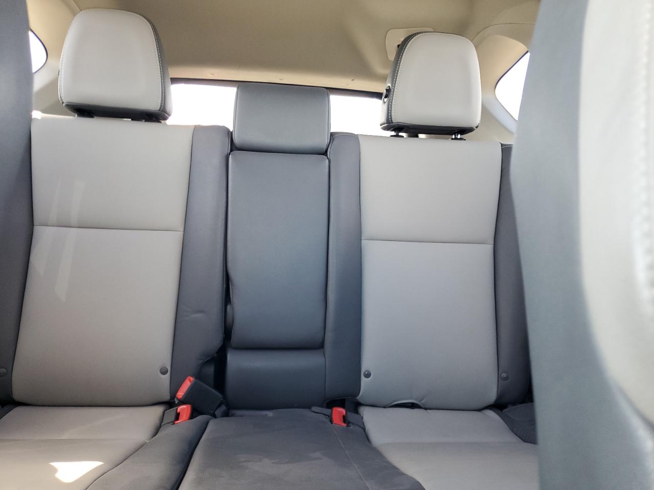 Toyota RAV4 Limited Image 12