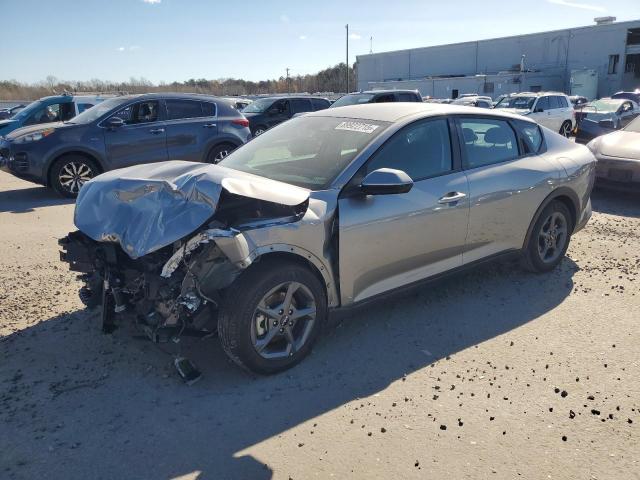  Salvage Kia K4 Lx