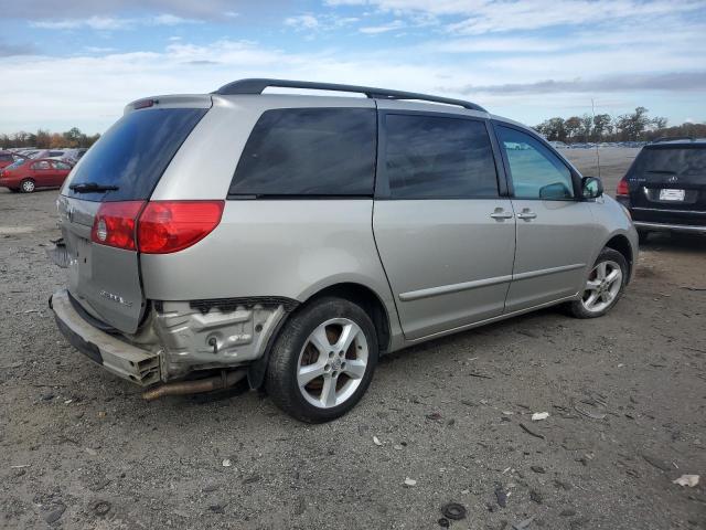 Toyota Sienna Ce Image 10