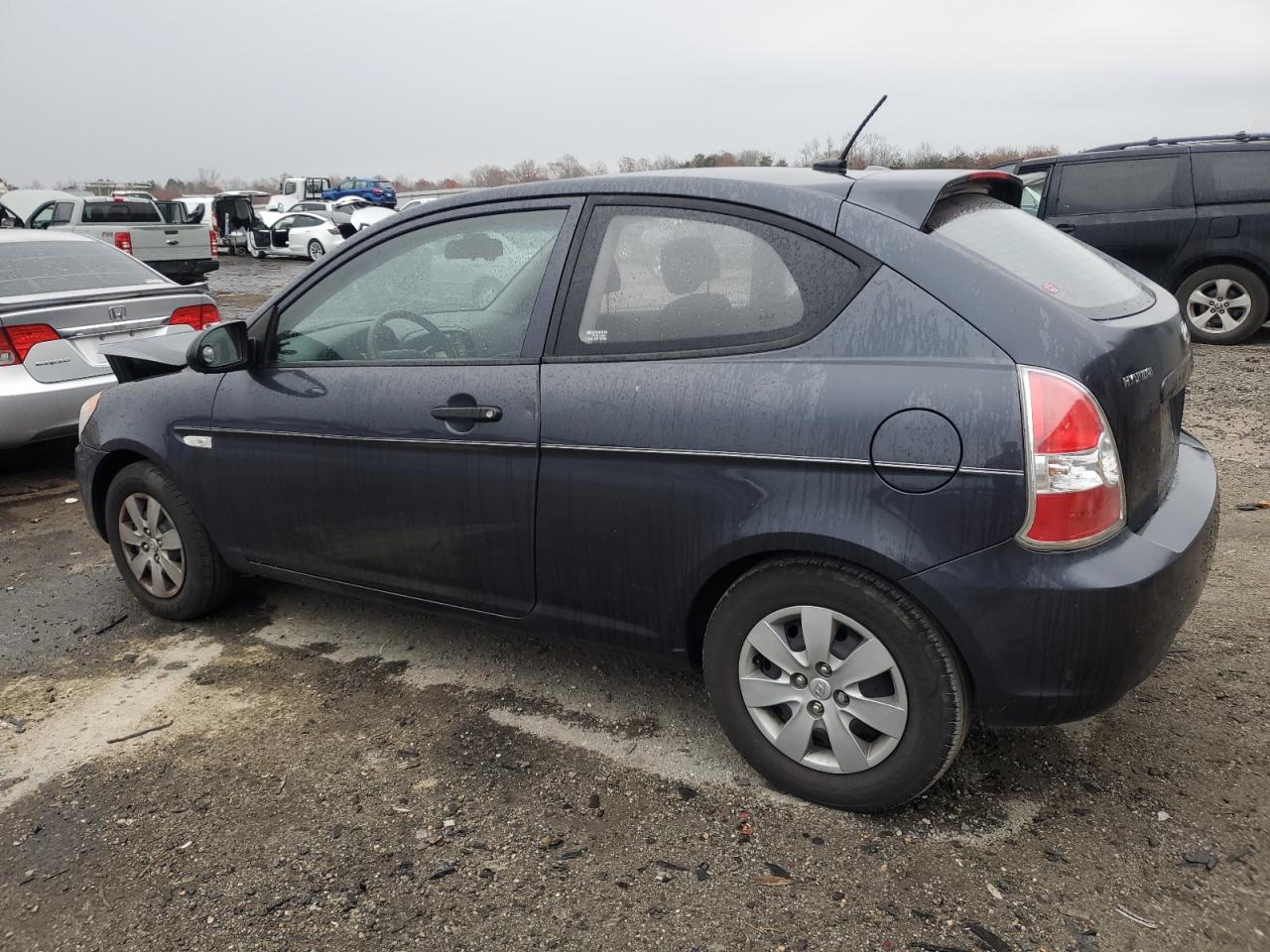 Hyundai ACCENT Gs Image 9