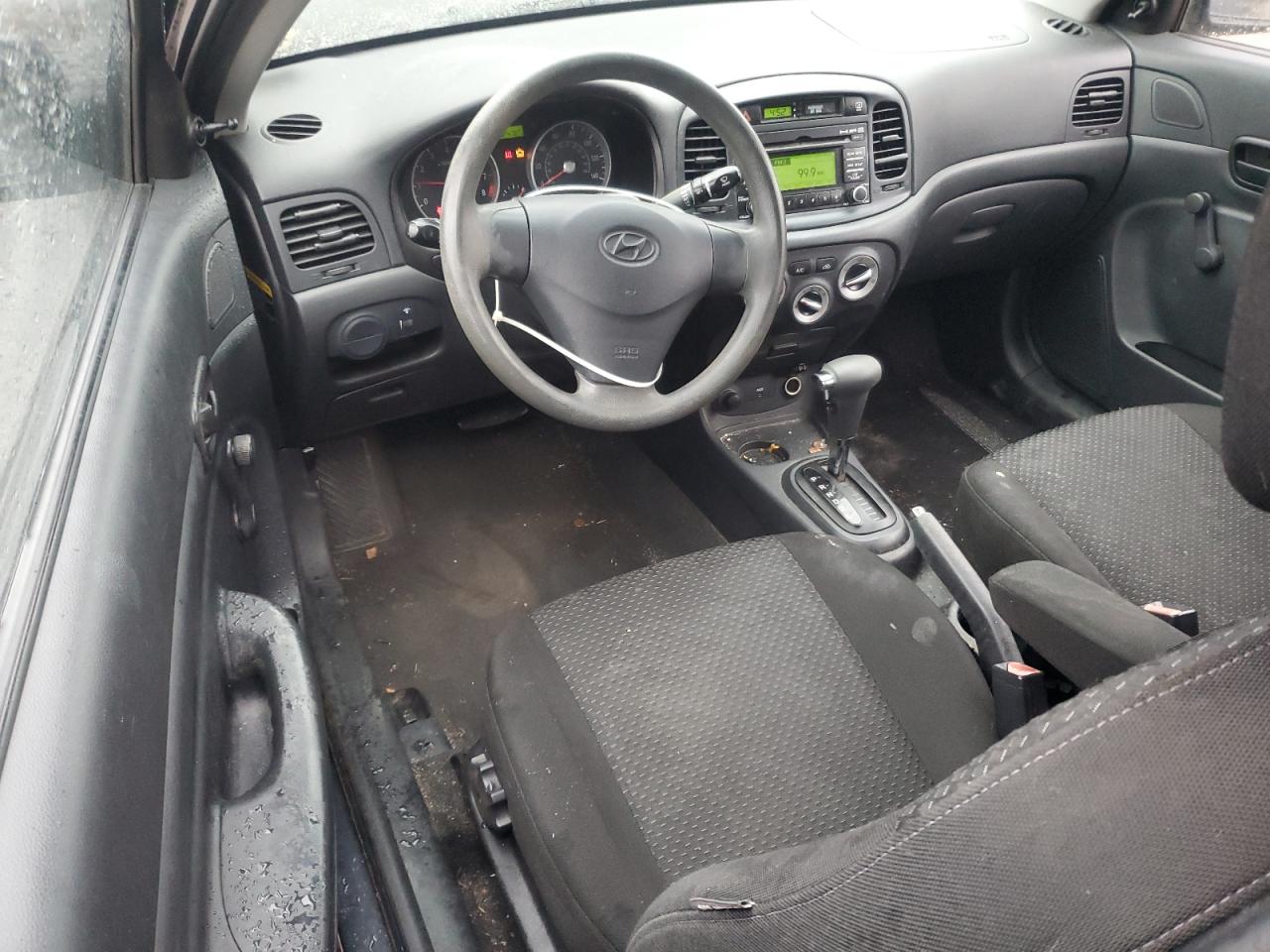 Hyundai ACCENT Gs Image 3