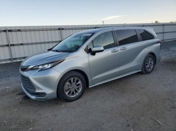  Salvage Toyota Sienna