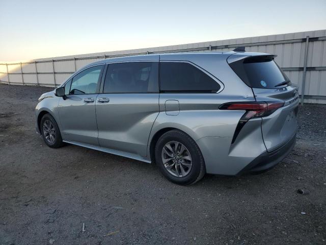 Toyota Sienna Le Image 2