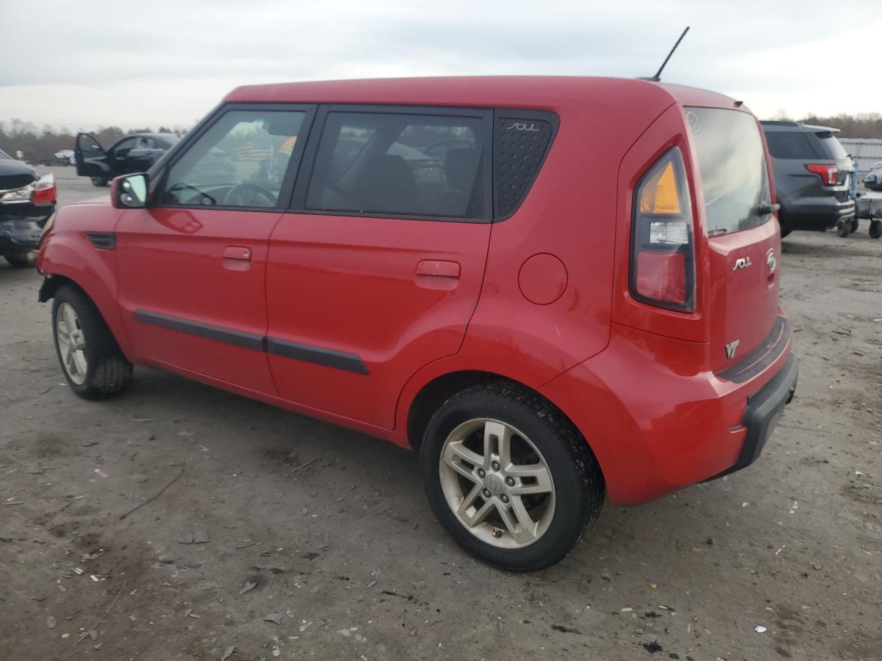 Kia Soul + Image 12