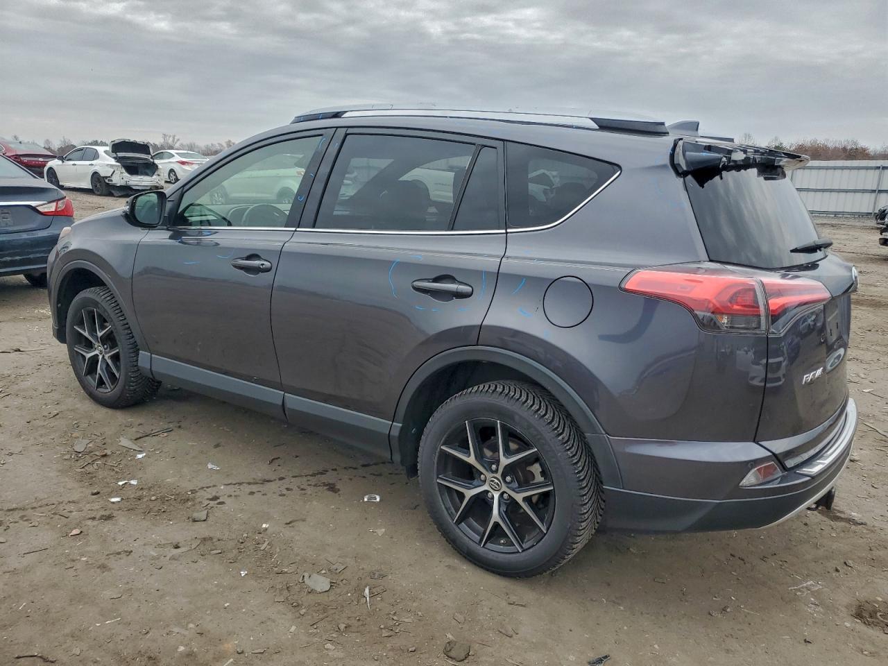 Toyota RAV4 Se Image 4