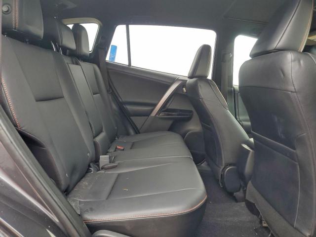 Toyota RAV4 Se Image 12