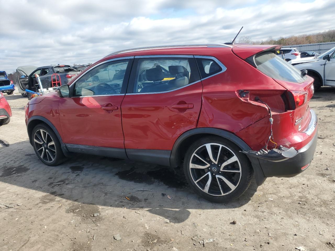 Nissan Rogue S Image 5