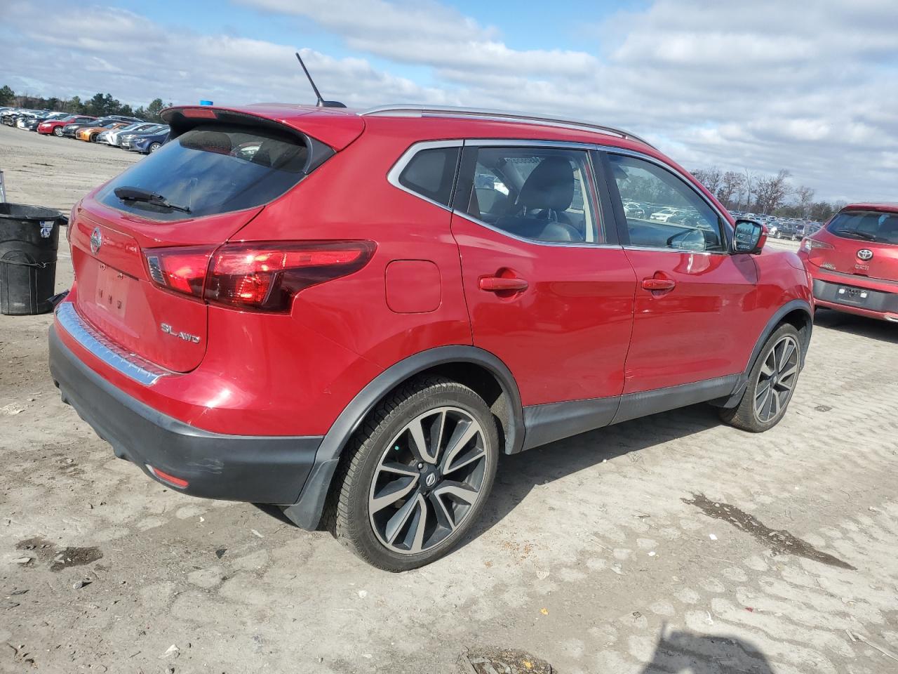 Nissan Rogue S Image 6