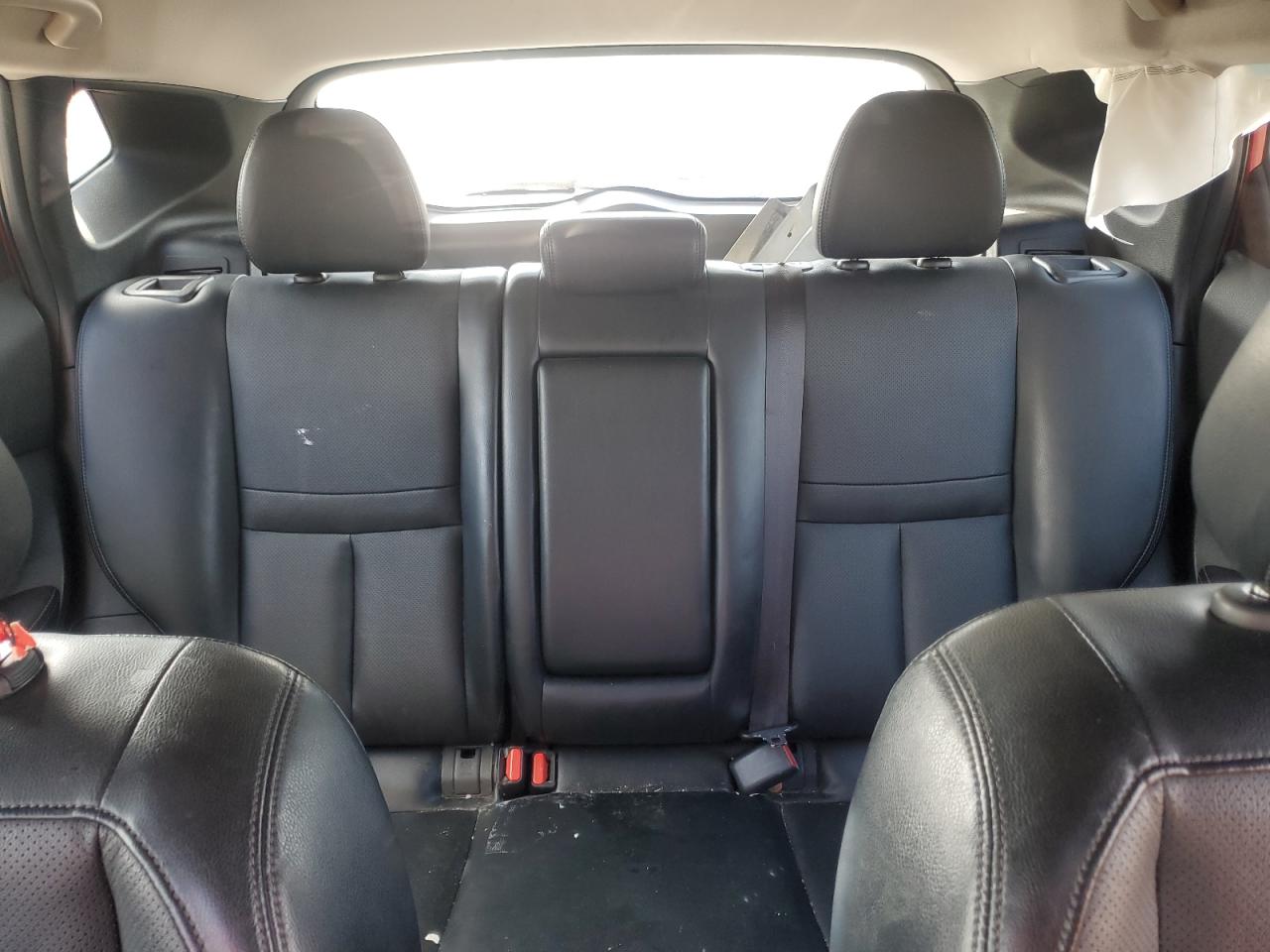 Nissan Rogue S Image 7