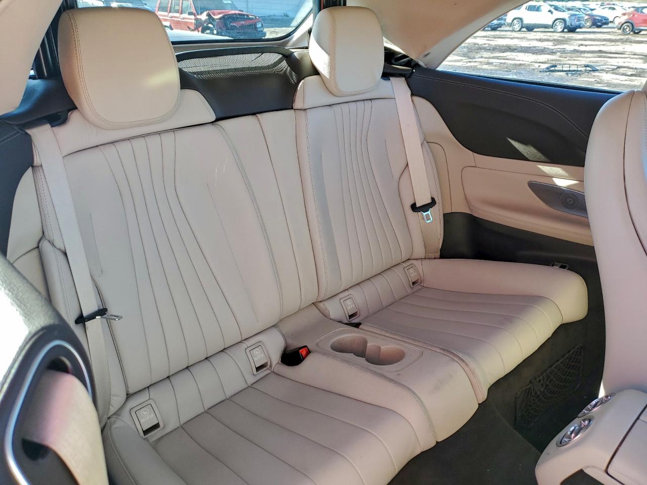 Mercedes-Benz E-Class 450 Image 8