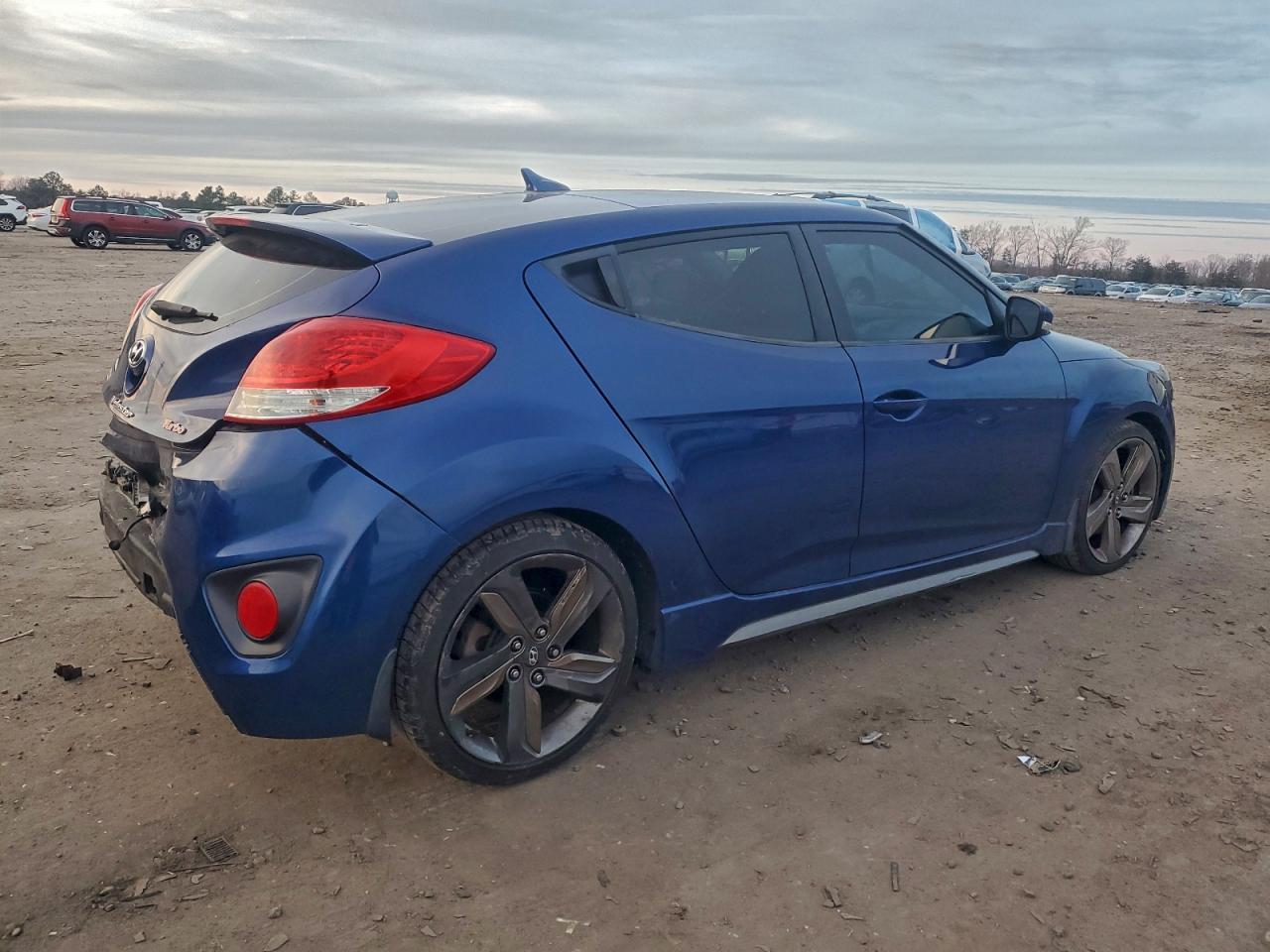 Hyundai VELOSTER Turbo Image 5