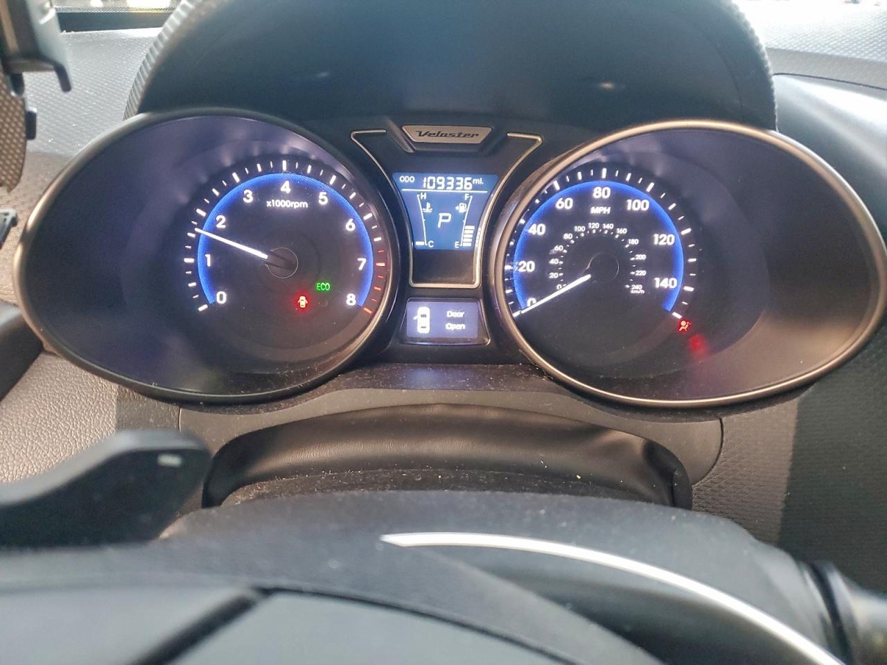 Hyundai VELOSTER Turbo Image 4