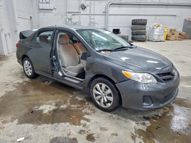 Toyota Corolla Base Image 9