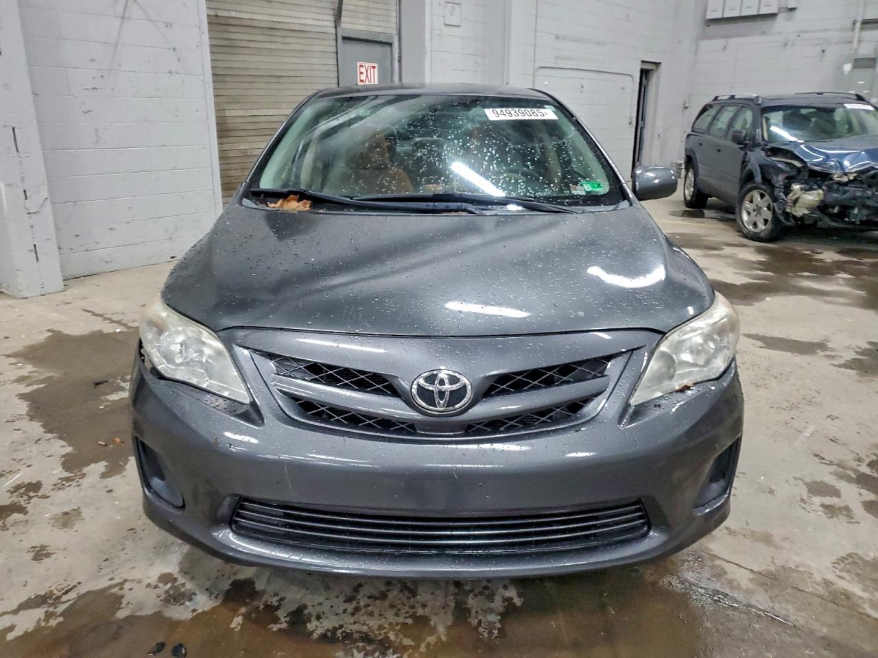 Toyota Corolla Base Image 3