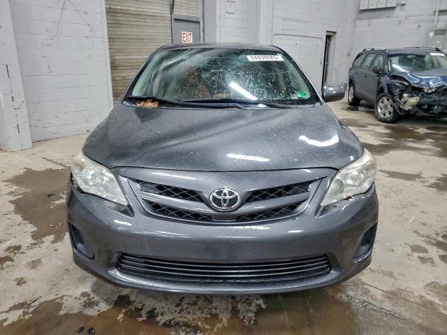 Toyota Corolla Base Image 3