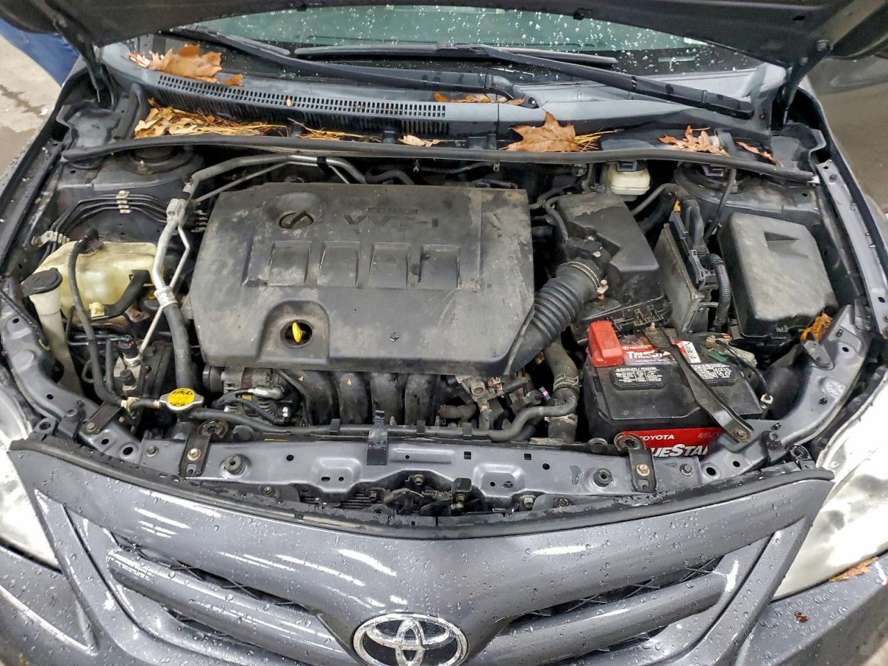 Toyota Corolla Base Image 11