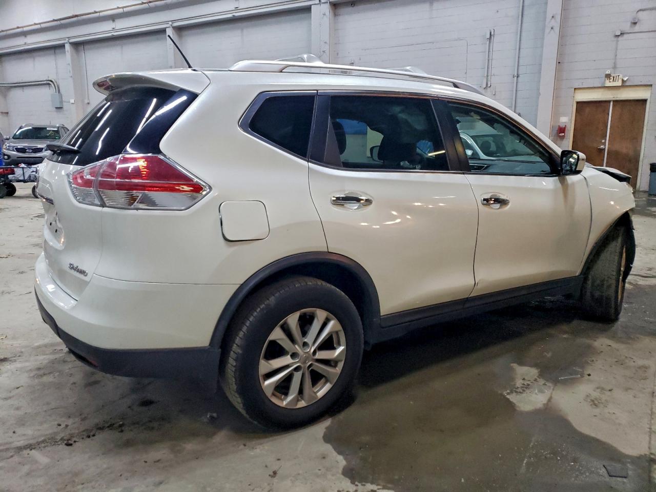 Nissan Rogue S Image 3