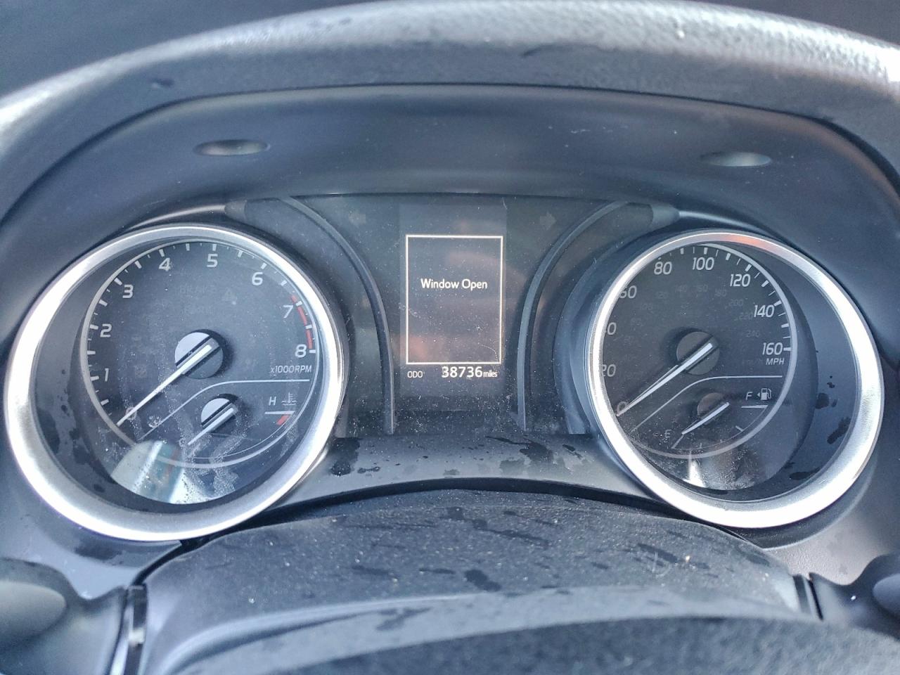 Toyota Camry Le Image 5